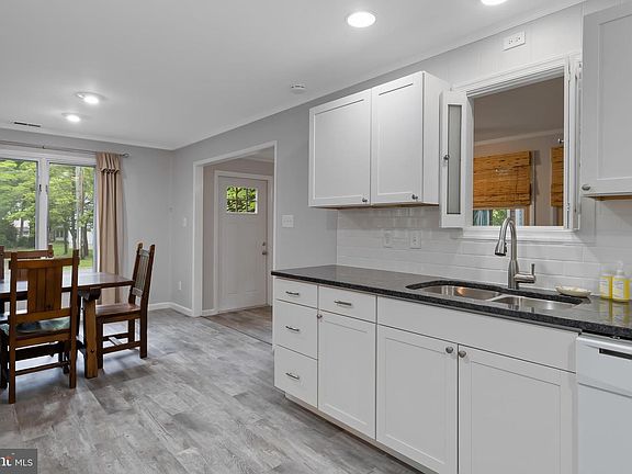 5th image of 33236 Woodland Way