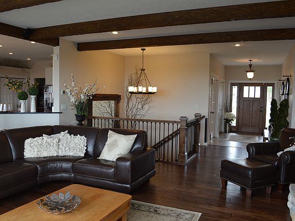 4th image of 612 Windcrest Dr