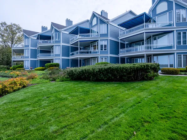 4144 Ridge Rd APT 8, Stevensville, MI 49127