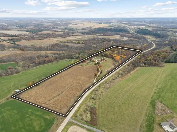 8370 County Road A, Hollandale, WI 53544