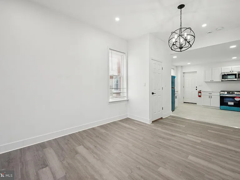 718 Spruce St — Photo 4