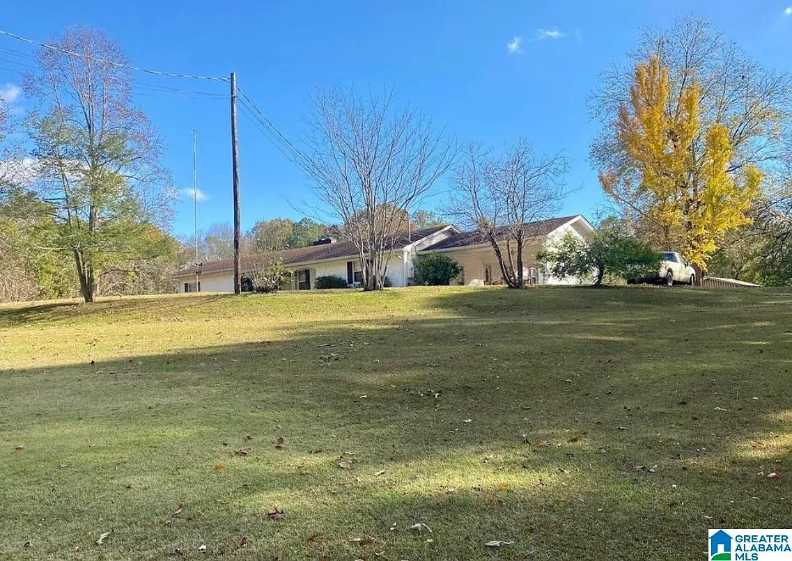 7 bed, 4.0 bath, $2,700 — Photo 2