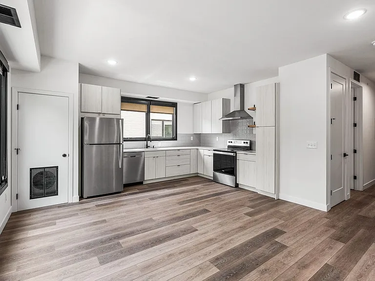 Olive Apartments — Photo 59