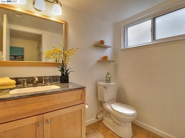 104 Rose Ln — Photo 6