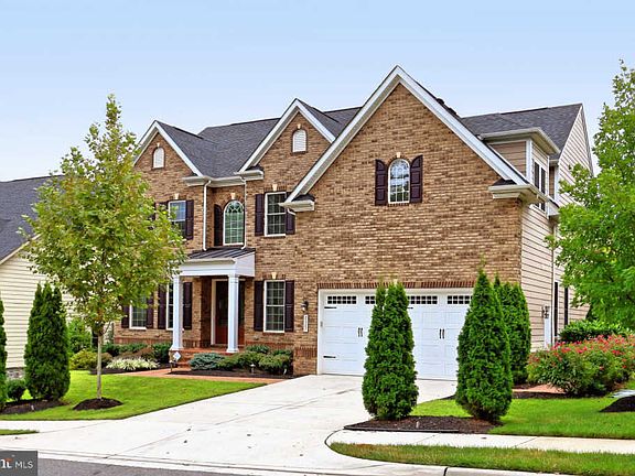 4th image of 2327 Dale Dr