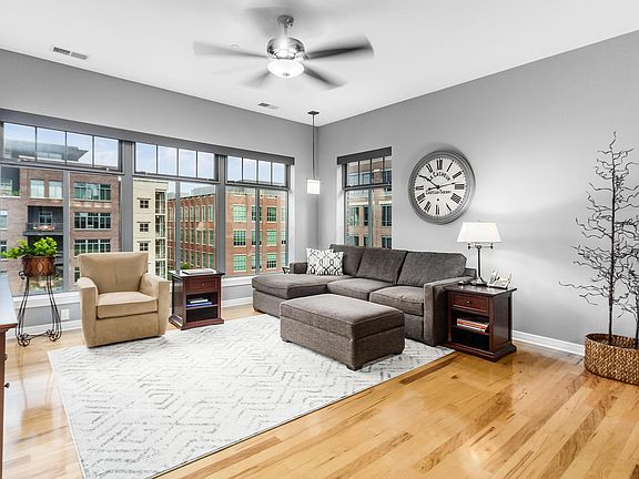 2nd image of 250 Daniel Burnham Sq Unit 610