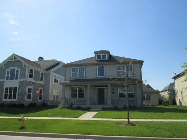 1544 N Oakmont Dr, Vernon Hills, IL 60061