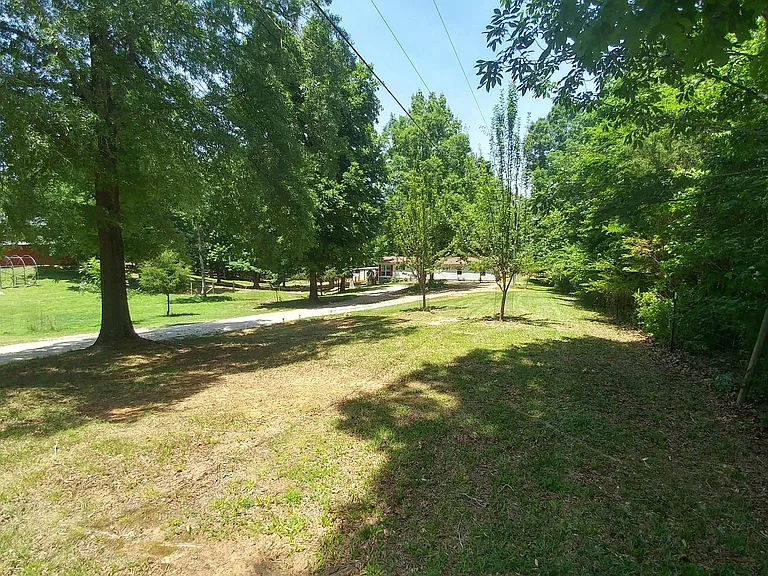 Sharon Rd — Photo 28
