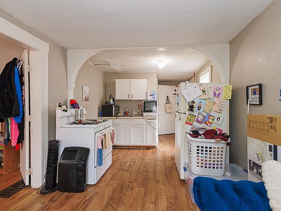3rd image of 409 N Pershing Dr