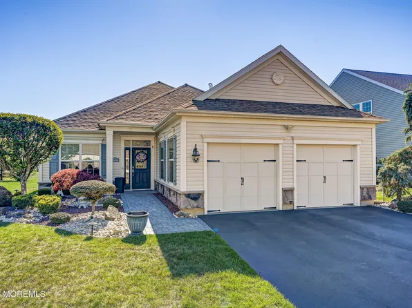 56 E Bosworth Boulevard, Farmingdale, NJ 07727