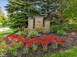 1969 Royal Birkdale Dr, Vernon Hills, IL 60061