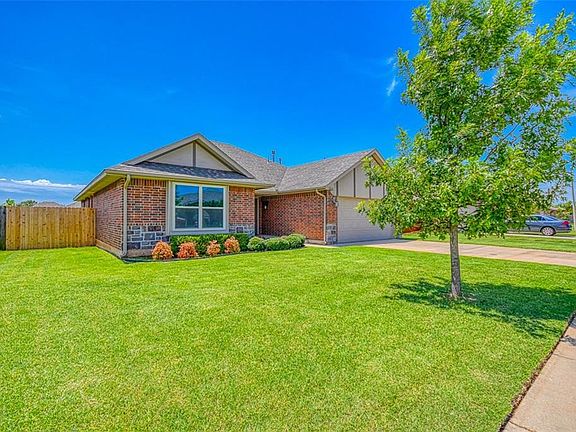 2nd image of 1412 Spoonwood Dr