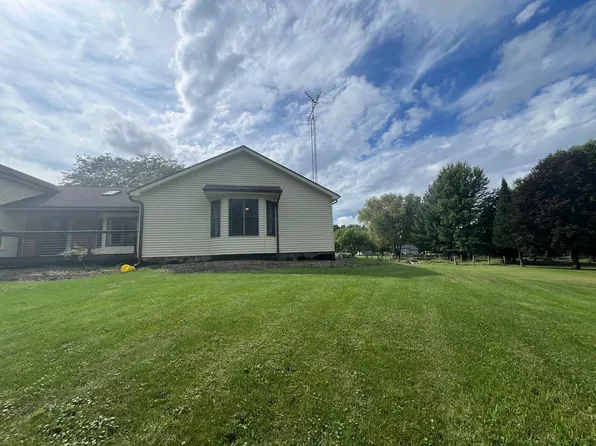 31109 Madison St #1, Genoa, IL 60135