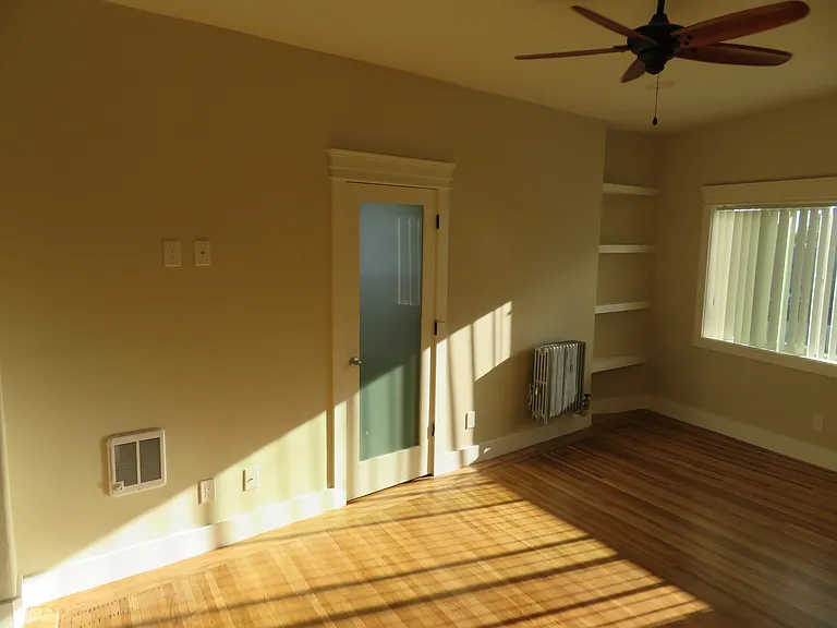 Claremont Towers Apartments — Photo 22