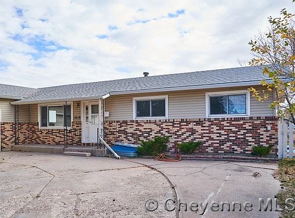 3rd image of 1019 Crest Park Dr