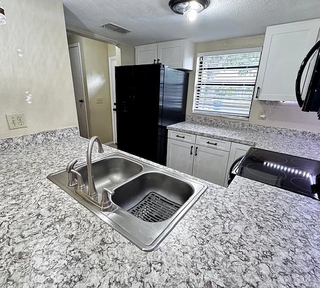 10128 Lake Oak Cir — Photo 6