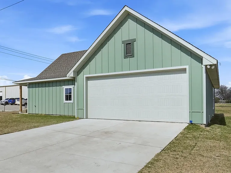 309 Railroad Ave — Photo 23