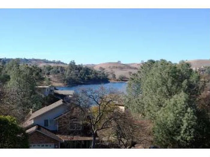 582 Dolores Way photo 1