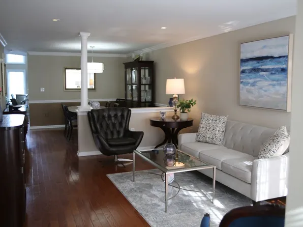 18 Rosewood Ct, North Haledon, NJ 07508