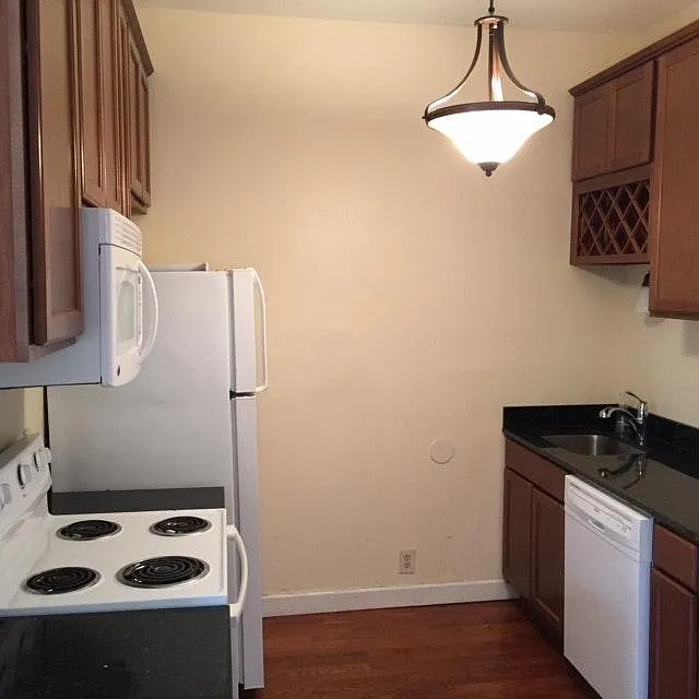 2 bed, 950 sqft, $1,395 — Photo 3