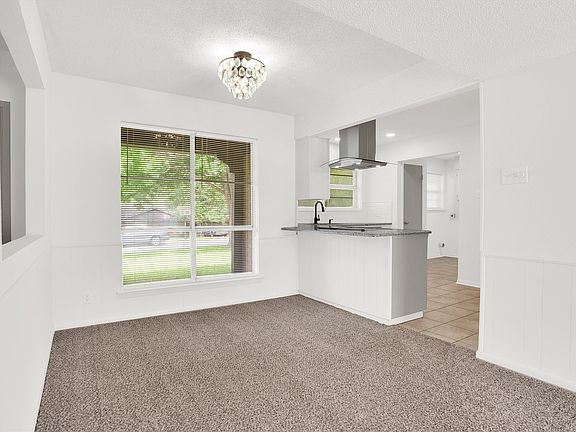 4th image of 800 Glen Key St