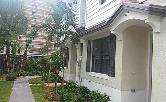 5th image of 2721 NE 14th St #102