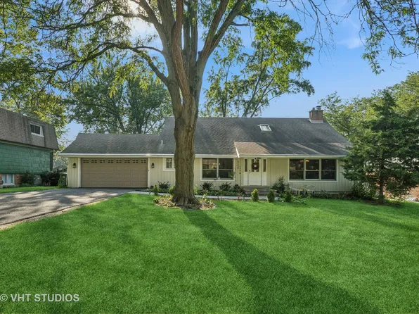 10S312 Hampshire Ln E, Willowbrook, IL 60527