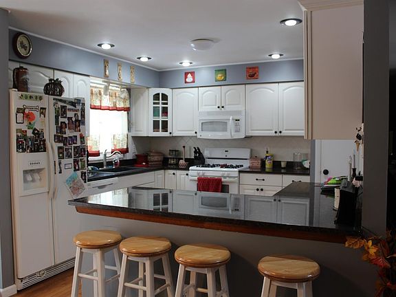 2nd image of 22 Hatfield Ave