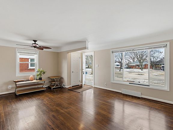 4th image of 31272 Burton St