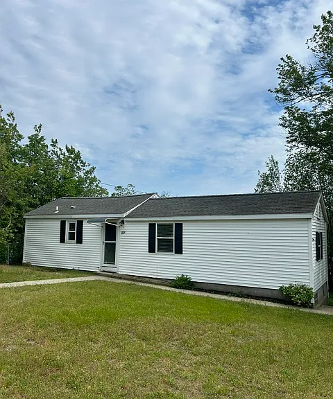 43 Agawam Lake Shore Dr #E — Photo 1