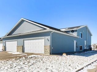 1101 39th Ave S, Moorhead, MN 56560