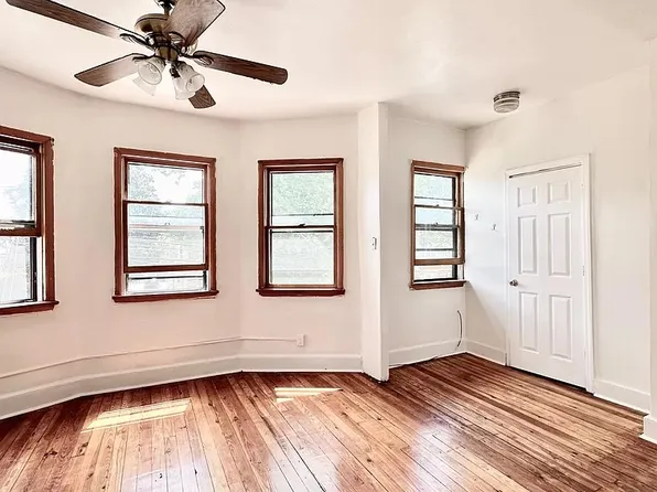 161 West 25th Street image 4 of 13