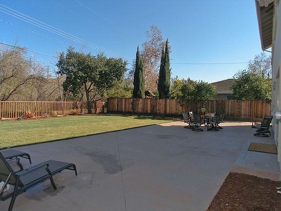 5th image of 1087 Fleetwood Dr