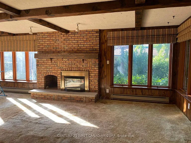 34 Benson Cres — Photo 8