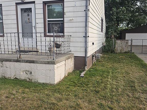 3rd image of 13060 Georgiana Ave