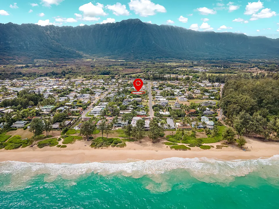 Ehukai St