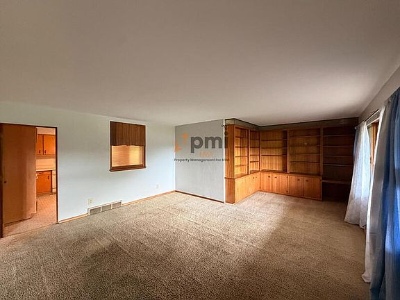 4th image of 330 E 69th Pl