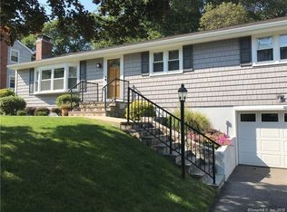 187 Bel Aire Dr, Groton, CT 06355