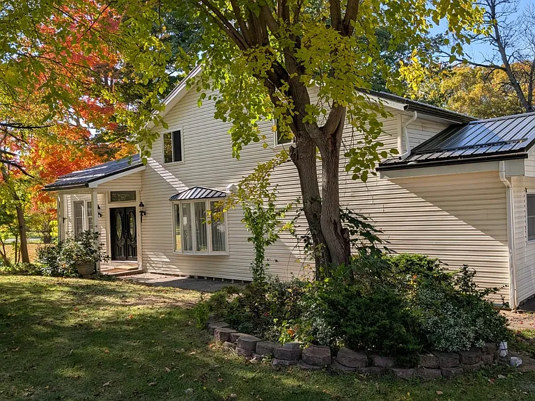 270 Heim Rd — Photo 1