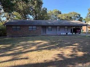 108 W 14th St, Dewitt, AR 72042
