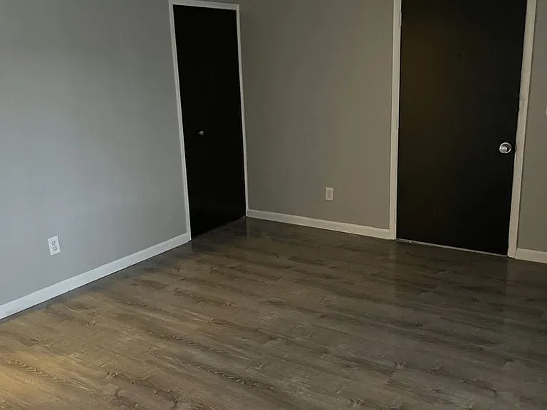 5640 Pardee — Photo 7