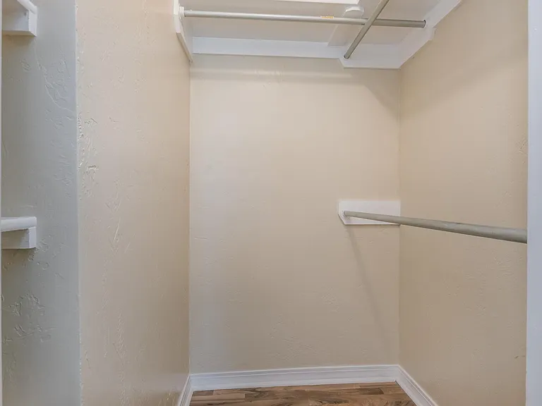1612 Crockett St — Photo 12