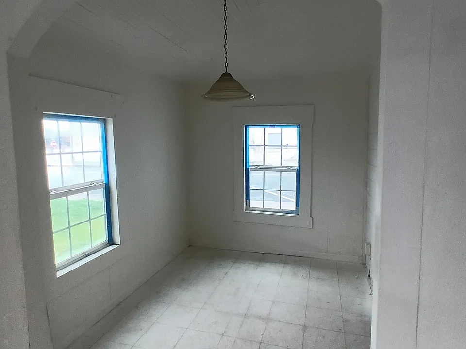 Building Photo 4