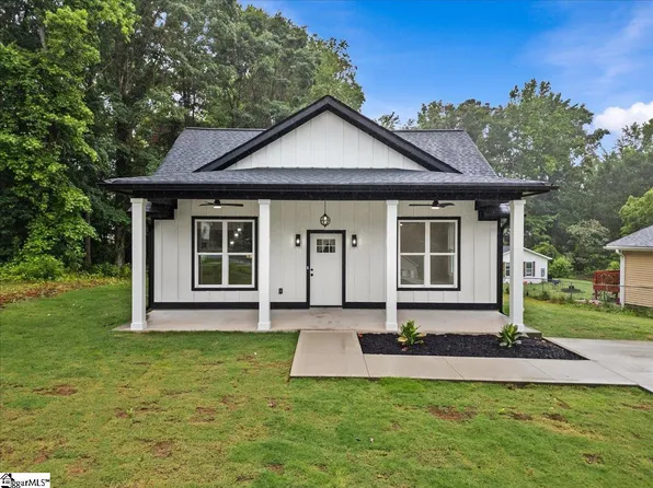 119A Woodland Dr, Fountain Inn, SC 29644