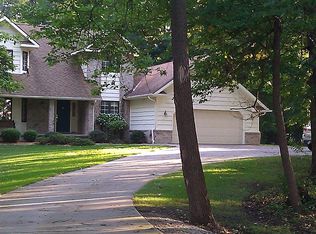 9091 Salisbury Rd, Monclova, OH 43542