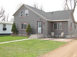1103 Omaha Ave, Worthington, MN 56187