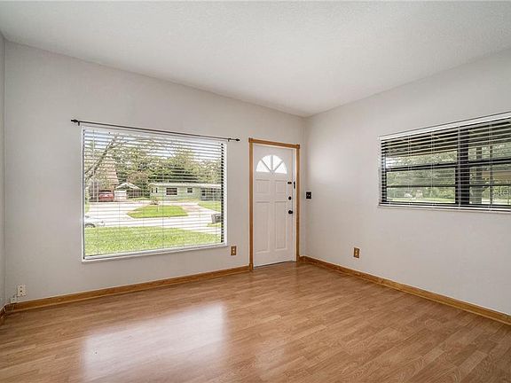 3rd image of 3457 Bougainvillea Dr