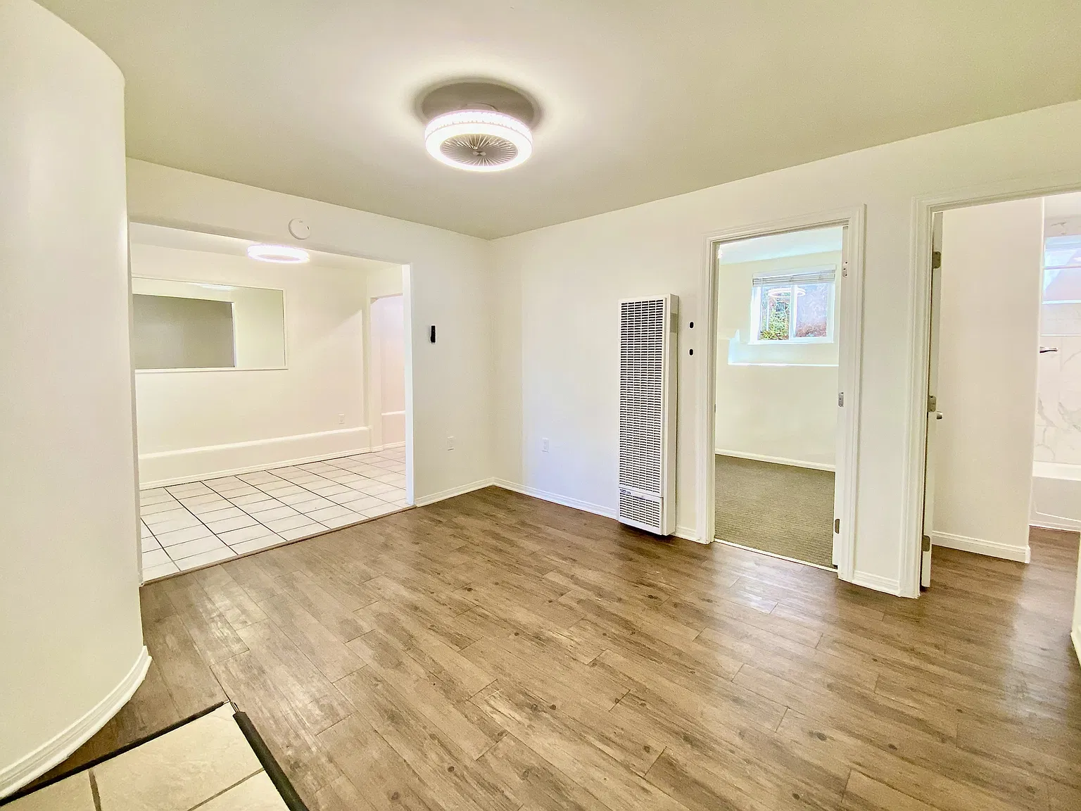 2 bed, 404 sqft, $1,995 — Photo 3
