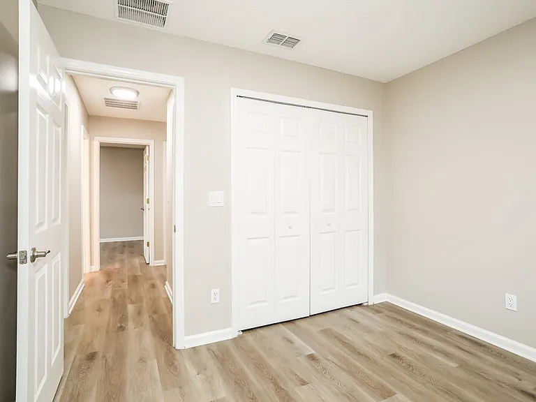 179 Greenfield Dr — Photo 15