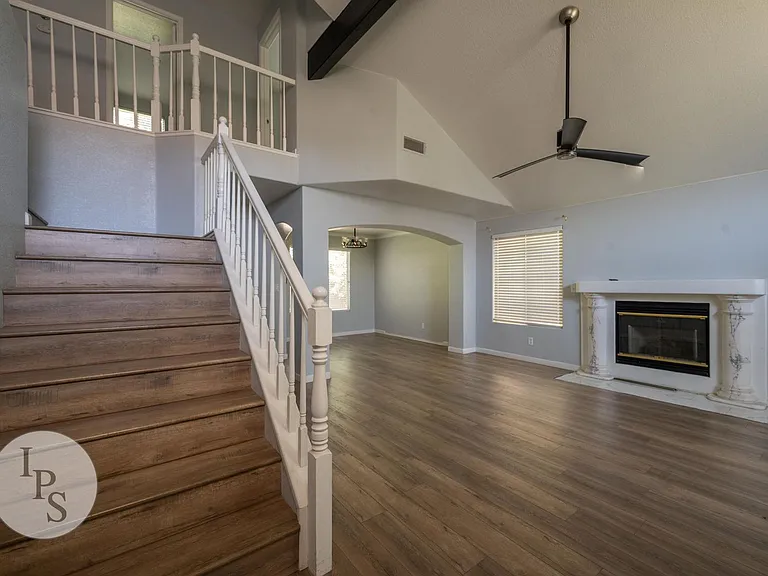 9471 N Whitehouse Dr — Photo 2
